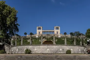 Orangerieschloss im Park Sanssouci mit Terrassen und Freitreppe